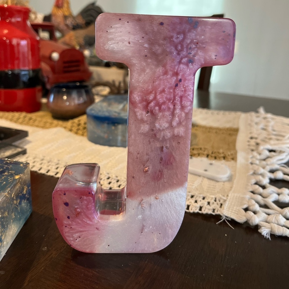 Custom resin letters - Picture 10 of 16
